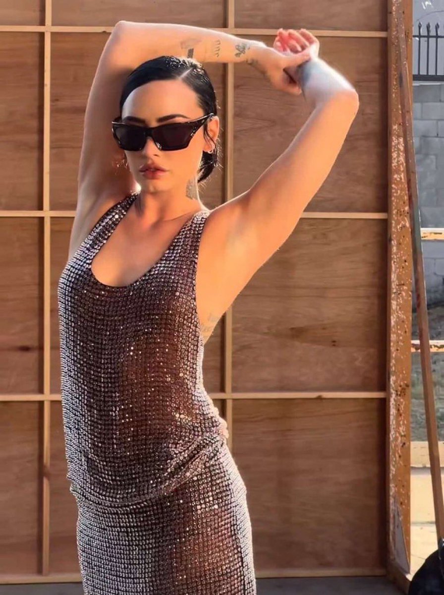 dlcharts's tweet image. “Fast” is now highlighted on Demi Lovato’s TikTok profile.