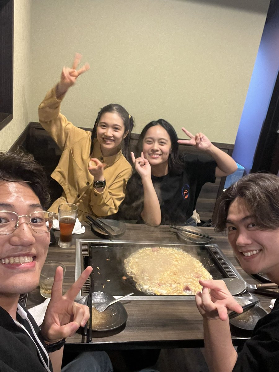 narushi_fukuda's tweet image. 玲奈ちゃんと #ピーター・パン の稽古中ご飯行こうと言ってたんだけど、なかなか予定噛み合わず、今日やっと行けた!
#ビートルジュース 大阪の途中でお別れだったので、そのお疲れさま会も兼ねて、サプライズでみーちゃんと慎也さんも来てくれた
楽しかった〜、喋り倒した〜
