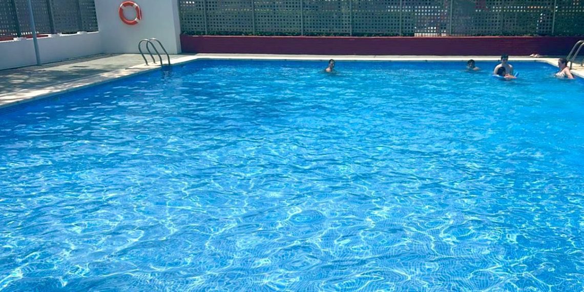 FDMValencia's tweet image. L’Ajuntament de València reobri la piscina de la pedania d’El Palmar després d’una inversió superior als 1️⃣8️⃣0️⃣0️⃣0️⃣0️⃣€ en la reforma integral de la instal•lació.
🏊🏻Fins el 3️⃣1️⃣ d’agost per a bany lliure, classes de natació escolar i preescolar i aquagym en diferents horaris