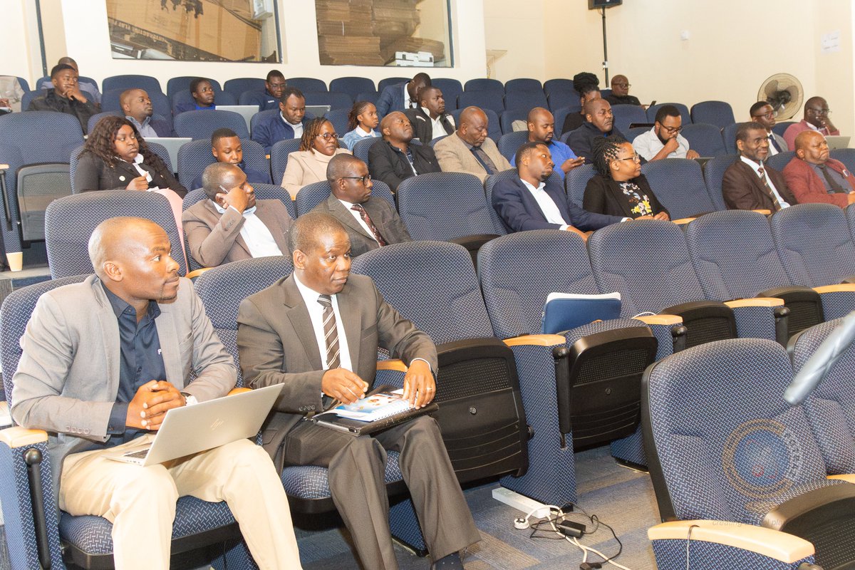 Potraz_zw's tweet image. POTRAZ convened a strategic workshop with industry operators to review Postal and Telecommunications Indicators. The session focused on addressing data gaps, operational challenges and stakeholder expectations, with particular attention given to the effective use of the Online…