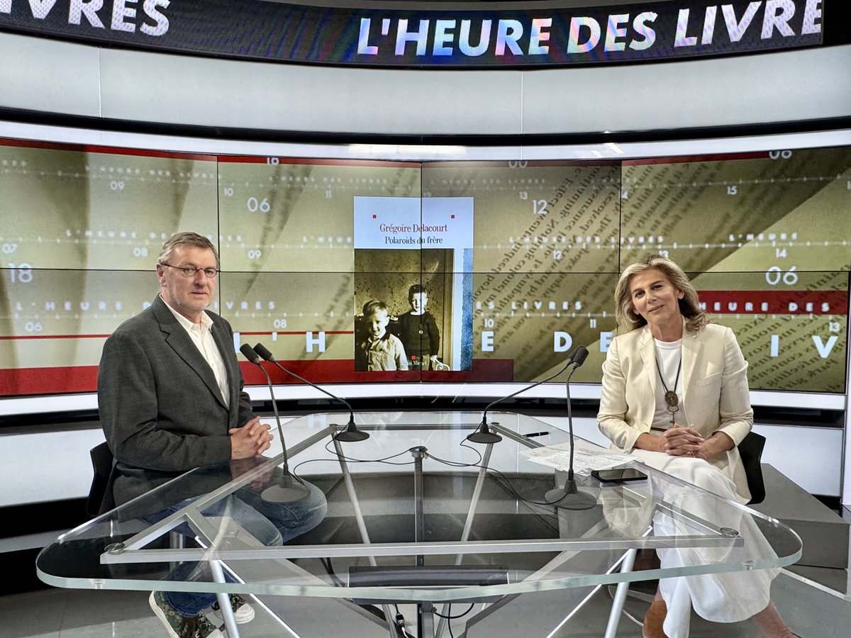 CNEWS Les OFF (@cnewslesoff) on Twitter photo ✍Votre RDV littéraire sur <a href="/CNEWS/">CNEWS</a>
Dans L’HEURE DES LIVRES, <a href="/AnneFulda/">Anne Fulda</a> reçoit 𝐆𝐫𝐞́𝐠𝐨𝐢𝐫𝐞 𝐃𝐄𝐋𝐀𝐂𝐎𝐔𝐑𝐓 pour « Polaroids du frère » (<a href="/AlbinMichel/">Albin Michel</a> )
📚#HDLivres animée par #AnneFulda
📺Diffusion à 14H50 et à 00H20 sur #CNEWS ✍Votre RDV littéraire sur <a href="/CNEWS/">CNEWS</a>
Dans L’HEURE DES LIVRES, <a href="/AnneFulda/">Anne Fulda</a> reçoit 𝐆𝐫𝐞́𝐠𝐨𝐢𝐫𝐞 𝐃𝐄𝐋𝐀𝐂𝐎𝐔𝐑𝐓 pour « Polaroids du frère » (<a href="/AlbinMichel/">Albin Michel</a> )
📚#HDLivres animée par #AnneFulda
📺Diffusion à 14H50 et à 00H20 sur #CNEWS