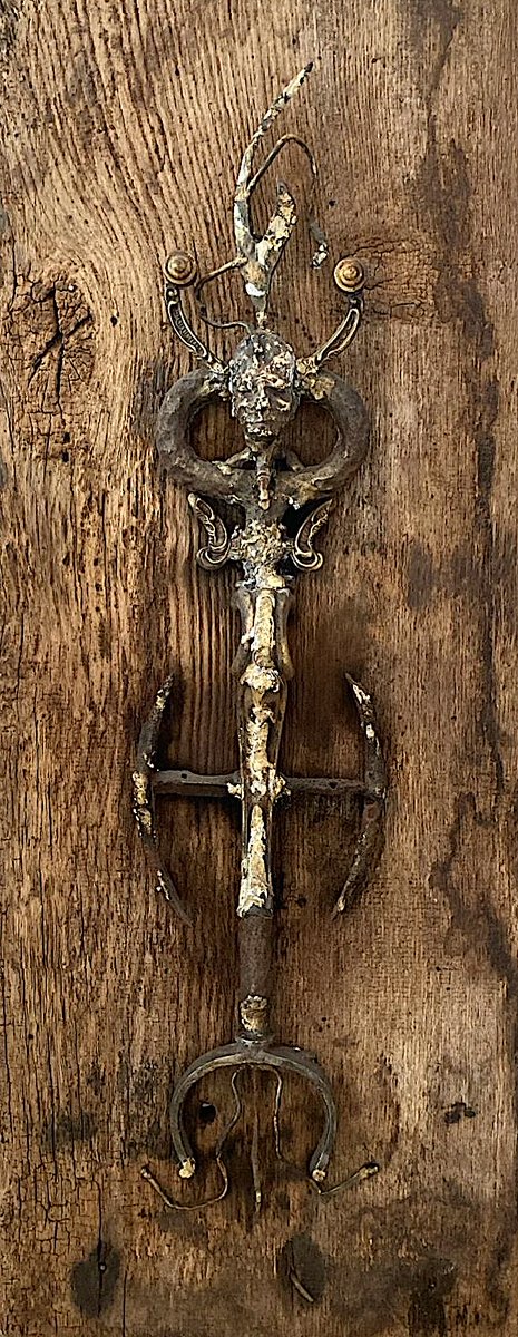 AVPostalHistory's tweet photo. I bought an artwork - "Spirit of Plants" from the artist Claus Goertz in Schattin. It is a heavy wooden plank of oak (ca. 15 kg). 

What do you think about that?

#art #artwork #Kunst #ClausGoertz #plants #Spirit  #ancient #DarkArts #arts #paintings #Germany https://t.co/6rnyRgAejr