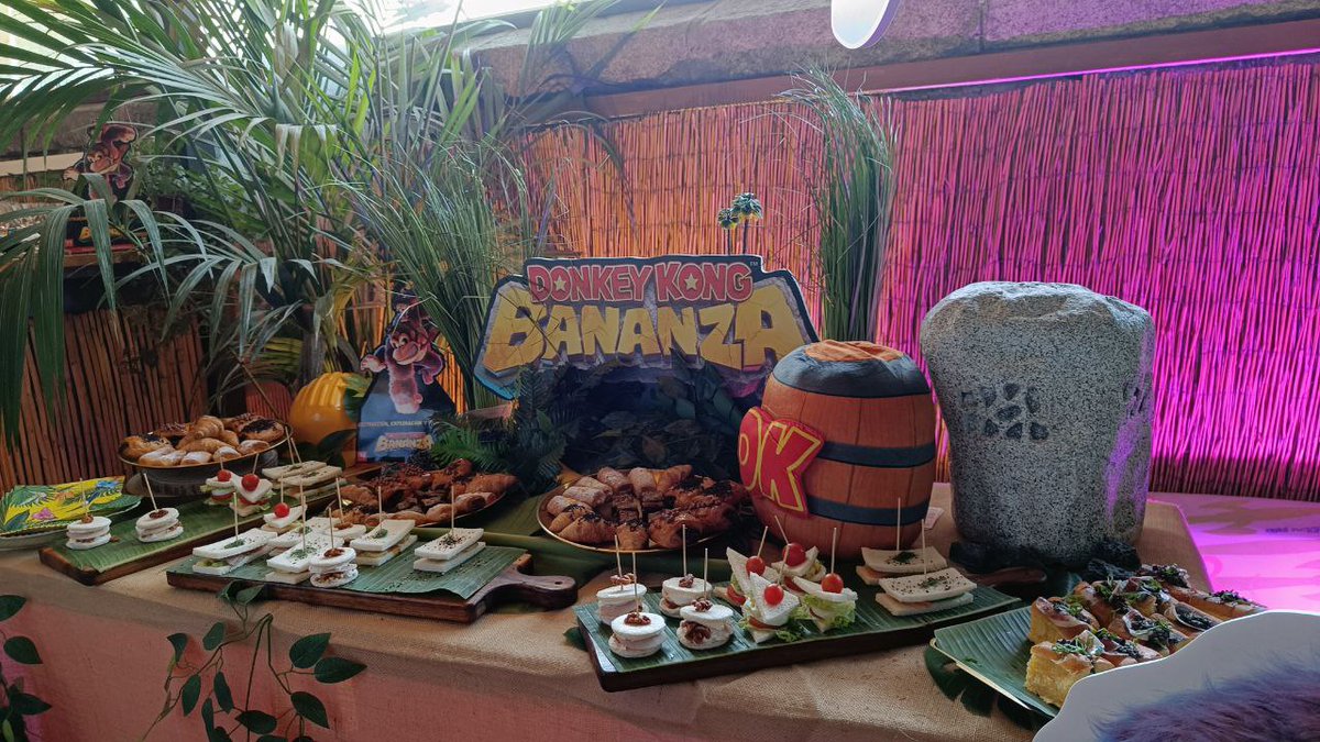 ¡HOY ES EL DÍA!🐵
Nuestro Emisario Subespacial está muy Kongtento porque está en el evento de lanzamiento del Donkey Kong Bananza.
Próximamente nos lo Kongtará todo.
¿Y tú? ¿Tienes ya el nuevo juegazo de NintendoSwitch2?
Kongparte esa felicidad Kong nosotros.
#DonkeyKongBananza🦍