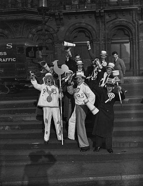 spursnostalgia's tweet image. Travelling Spurs fans, 1938 style. Heading off to Chesterfield for FA Cup 5th Round.