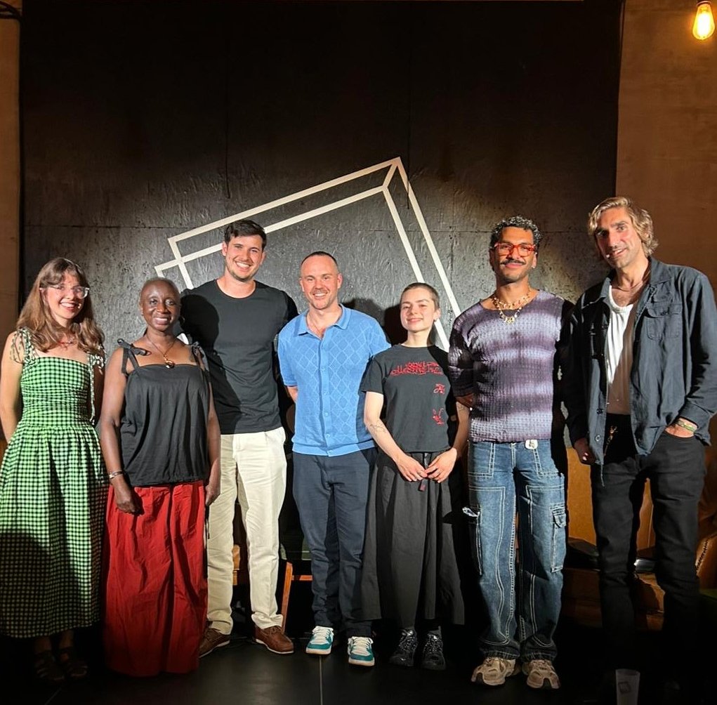 jackaldane's tweet image. 💫THANK YOU!
@bookingclubpod's inaugural FICTION FIRST event last night was a cover-to-cover hit! 📖
To all who bought tickets, a heartfelt high five. Thank you!
To the six debut novelists who graced the stage, take a bow, and congratulations again on your break into the…