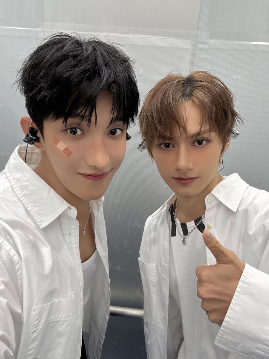 i live for seokhui japan selcas 🥹🤍

           spill the feels                     happy burstday
    commemorative party        commemorative party