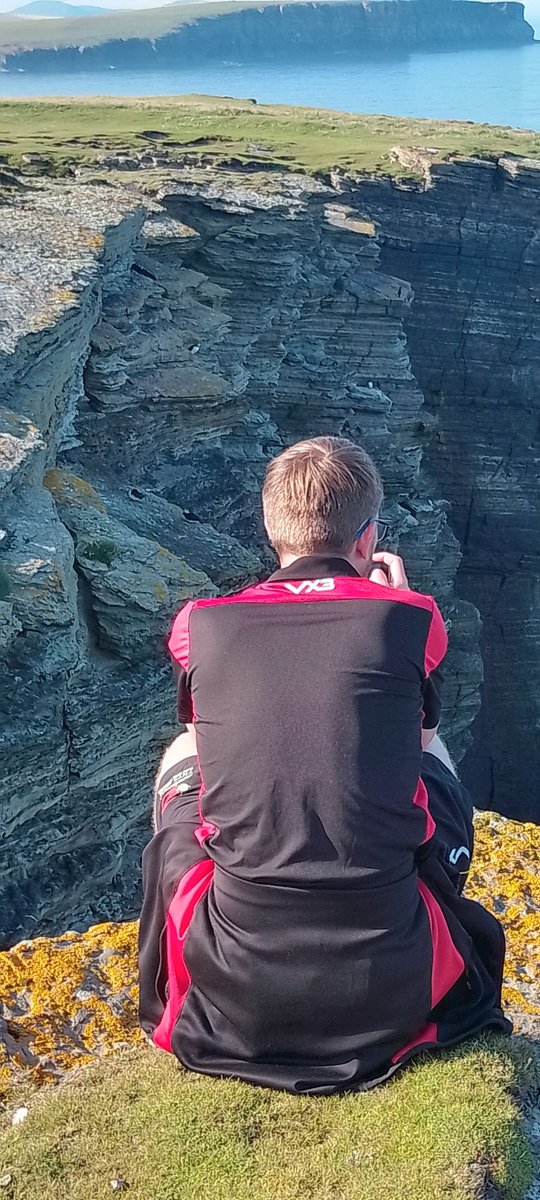 We travelled 600 miles and especially want to see the Puffins. Dave, get your head out of the way!