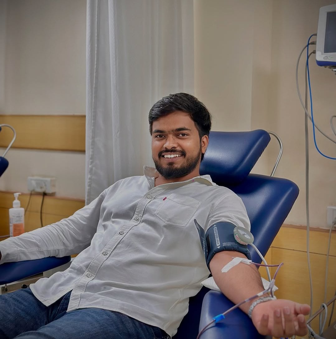 Divyanshusy's tweet photo. Not just promises, I believe in action. Donated blood today! 🇮🇳
#Humanity #Leadership #DivyanshuSinghYadav #DelhiUniversity https://t.co/ad7Q42Btev