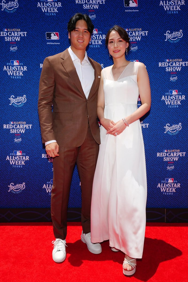 大谷翔平＆真美子夫妻、今年も“足もとリンク”でMLBオールスターのレッドカーペットに登場！
voguejapan.visitlink.me/aHOIs5