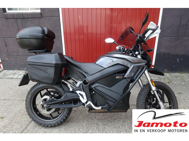 motoraanbod's tweet image. Zero Motorcycles DSR ZF13.0, 2018 op motormarkt.nl/zero-motorcycl… #ZeroMotorcycles #DSRZF13.0 #motor #motorrijden #motorsport #motormarkt #motortekoop #occasions #motoroccasions #motorbeurs #motorclub #aangeboden #aanbod #tekoop #tweedehands