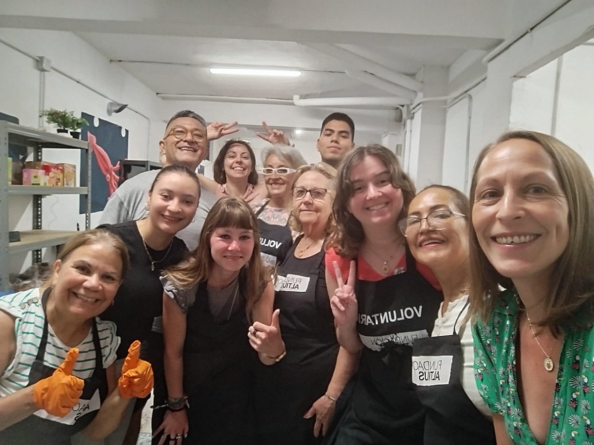¡El #Mercado1kilodeayuda ya está a pleno rendimiento en Altius Valencia!

Y por ello son muchos los beneficiarios que reciben a diario. Este ayuda no sería posible sin los voluntarios. ¡Aumenta el equipo y seguimos creciendo!💫

#Valencia #Voluntariado