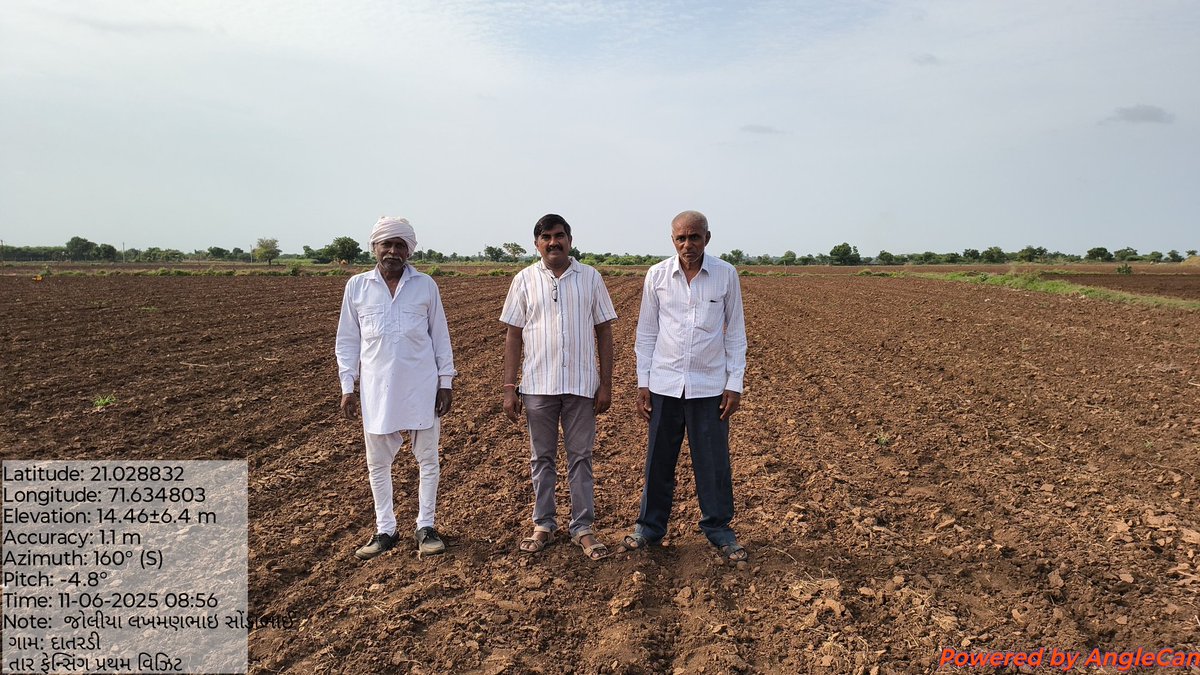 gsmandalamreli's tweet photo. સાંપ્રત સ્થિતિઍ વરસાદે વિરામ લેતા અમરેલી જિલ્લાના વિવિધ તાલુકાના ગ્રામસેવકો દ્વારા તાર ફેન્સિંગ યોજના અંતર્ગત પ્રથમ વિઝીટ કરી ખેડૂતોને સમયસર પાક સંરક્ષણ થઈ શકે તે માટેની કામગીરીની એક ઝલક.
@agriamreli01 @ddoamreli @Guj_Gramsevak @CollectorAmr 
@RaghavjiPatel @CMOGuj @GujAgriDept https://t.co/kvlQ4DfKuG