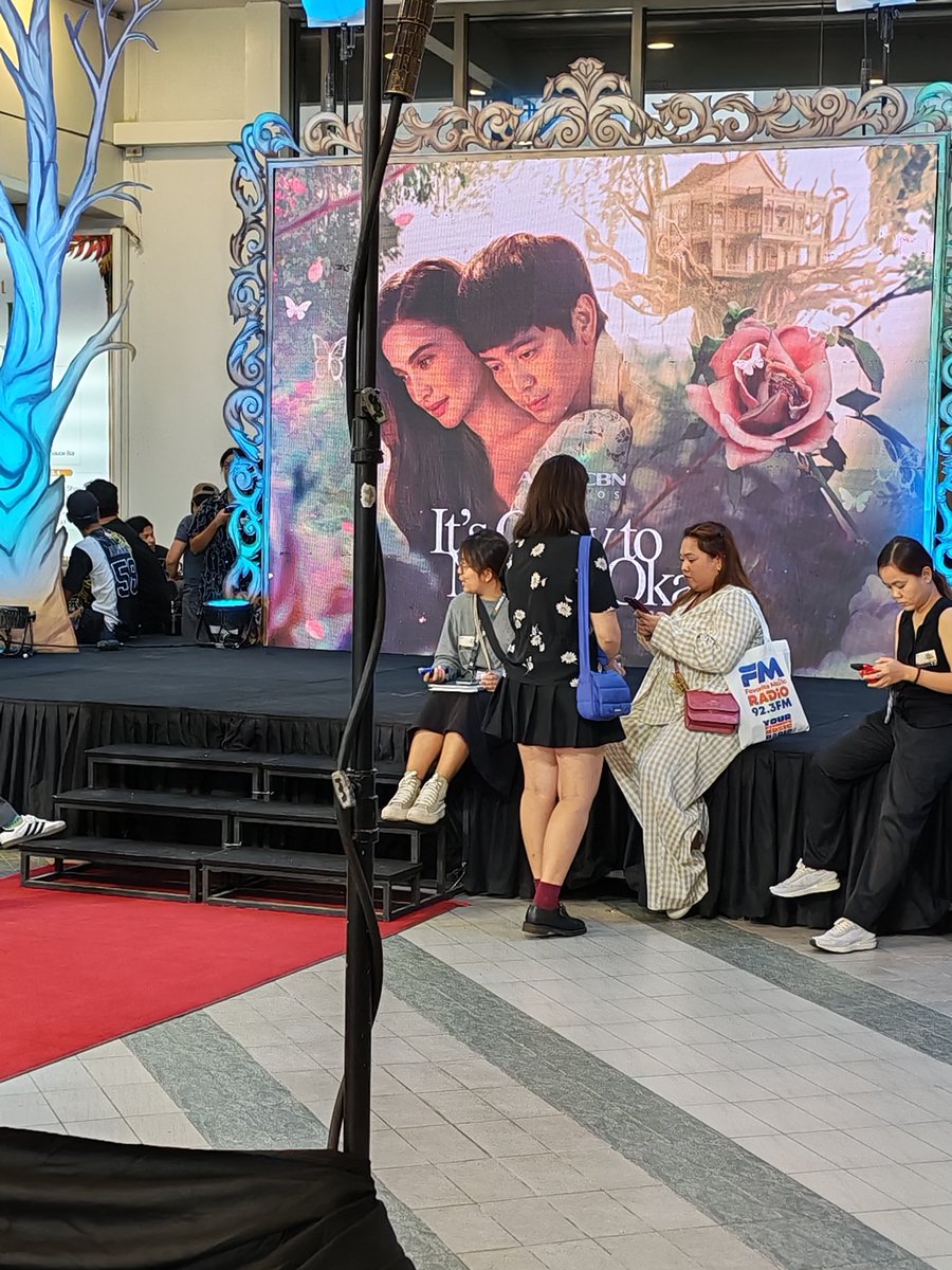 CharmersOFC's tweet photo. Now here at Trinoma for the #ItsOkaySpecialScreening.

See you later, Aljon! 🤗💙

#ItsOkayToNotBeOkayPH
@AljonMendoza_ #AljonMendoza https://t.co/OxQ688bg9l