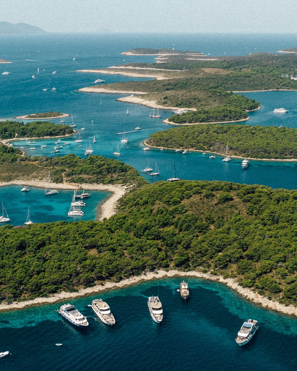 UltraEurope's tweet image. Sparkling seas by day, electric beats by night. 🌊 Croatia is your summer playground, come for the views, stay for the vibe. 🌴 #croatiafulloflife @Croatia_hr