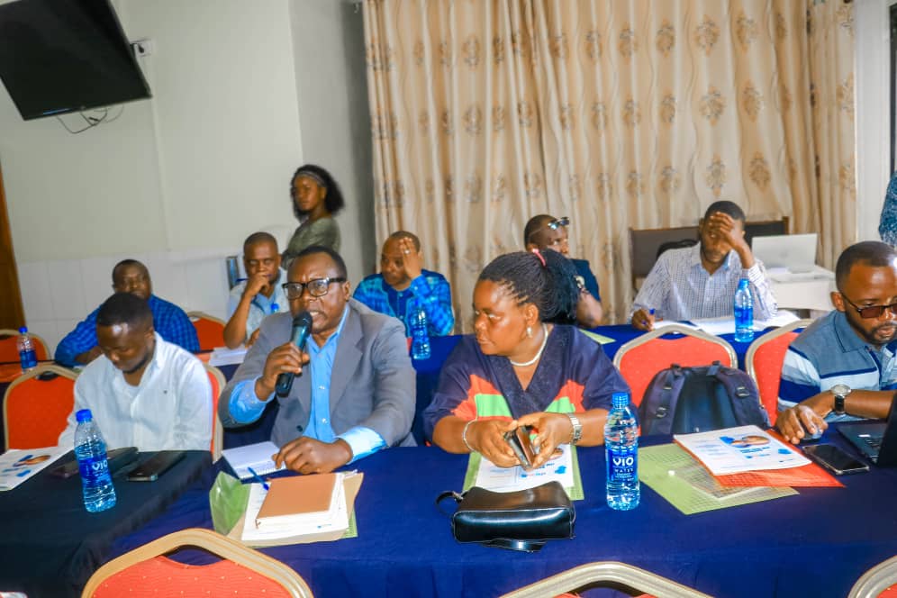 ITIE-RDC (@itierdc) on Twitter photo 📍Bunia | 16-18 juillet 2025, 2 jours d’échanges intenses sur la dissémination du Rapport ITIE 2022 📊 avec les parties prenantes de l’#Ituri. Avec l’appui du projet Encore (<a href="/Banquemondiale/">Banque mondiale</a> via le <a href="/COREF_RDC/">COREF_RDC/Ministère des finances</a> ) 💬🔍 Des débats pour mieux comprendre les enjeux 💡🤝 #Transparence 📍Bunia | 16-18 juillet 2025, 2 jours d’échanges intenses sur la dissémination du Rapport ITIE 2022 📊 avec les parties prenantes de l’#Ituri. Avec l’appui du projet Encore (<a href="/Banquemondiale/">Banque mondiale</a> via le <a href="/COREF_RDC/">COREF_RDC/Ministère des finances</a> ) 💬🔍 Des débats pour mieux comprendre les enjeux 💡🤝 #Transparence
