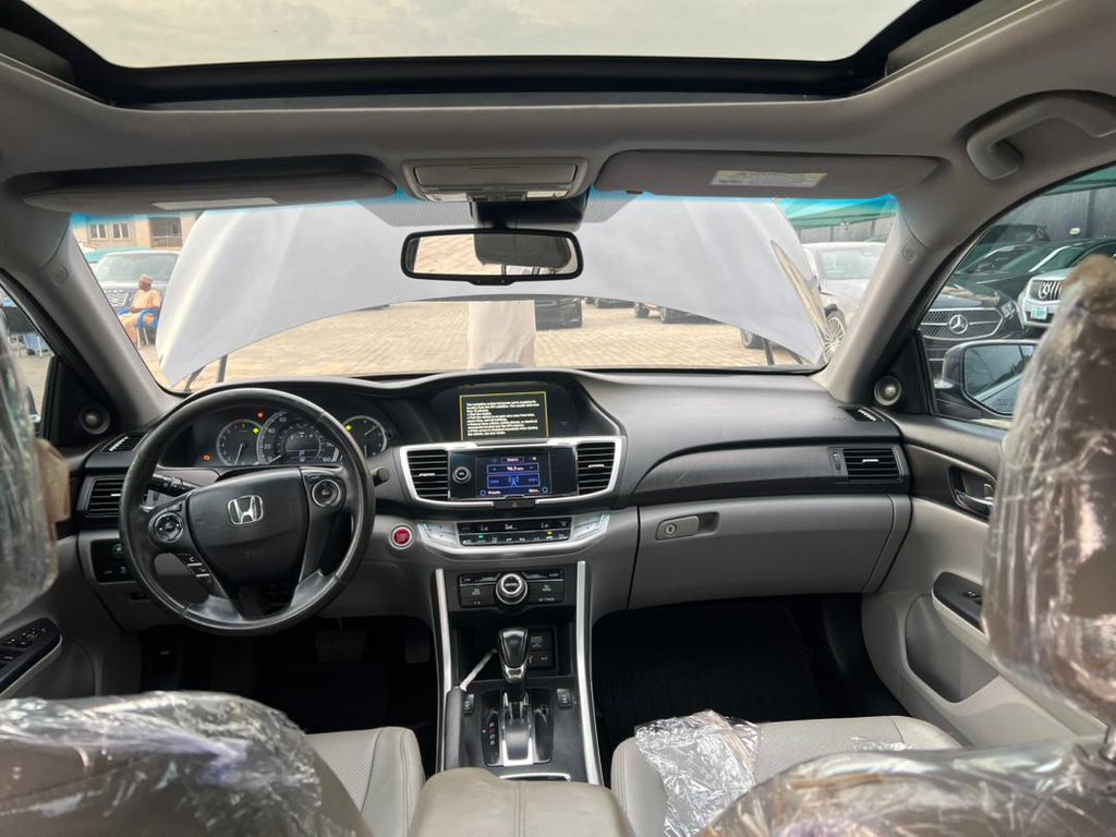 Raywest46313075's tweet image. Distress sale ‼️
Foreign used Honda accord V6 2014 with fully paid duty going for just 13.8m