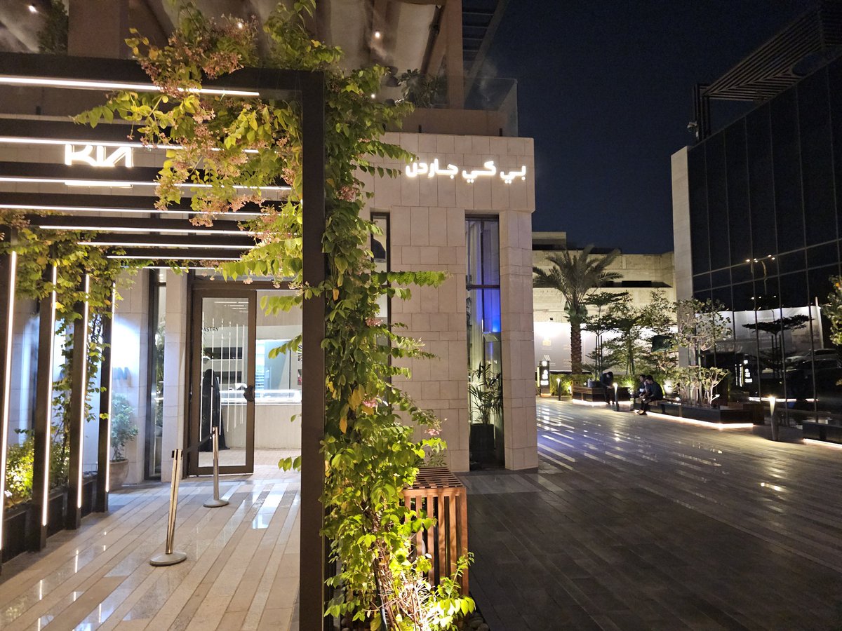 Gundam_Saudi's tweet image. A new courtyard close to #EWC , nice place for a coffee meetup.