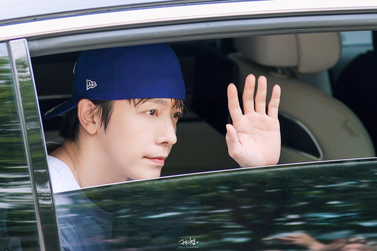 2025.07.17 - Mnet 엠카운트다운 퇴근

#동해 #DONGHAE
#슈퍼주니어 #SUPERJUNIOR