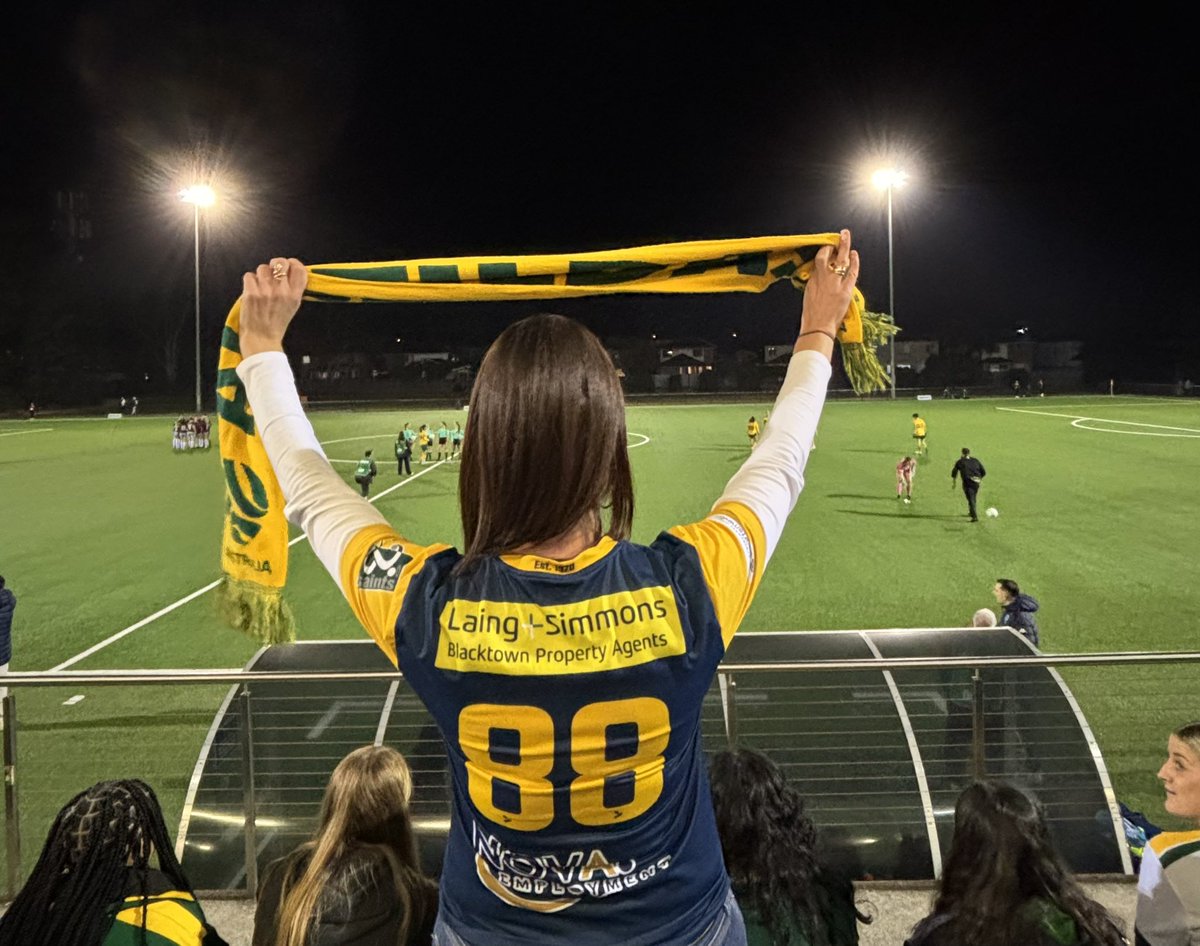 melsportslover's tweet image. Off duty means I can sit in the stands and cheer on a team. 

☺️

Go Rangers. 

#grandfinal #football #fangirl #NPLNSW #NPLWNSW 

💚💛🩵⚽️  

Mount Druitt Town Rangers v Apia Leichhardt. 

Sapphire Cup Grand final.