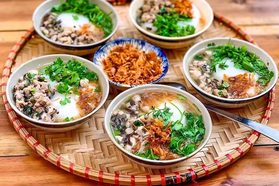 AsiaKingTravel's tweet image. Explorez les #plats de #rue à #Hanoi avec Asia King Travel et découvrez l'authenticité de la #cuisine vietnamienne dans les ruelles animées de la #capitale #Vietnam 
----------------------
👉asiakingtravel.fr/blog/plats-rue…