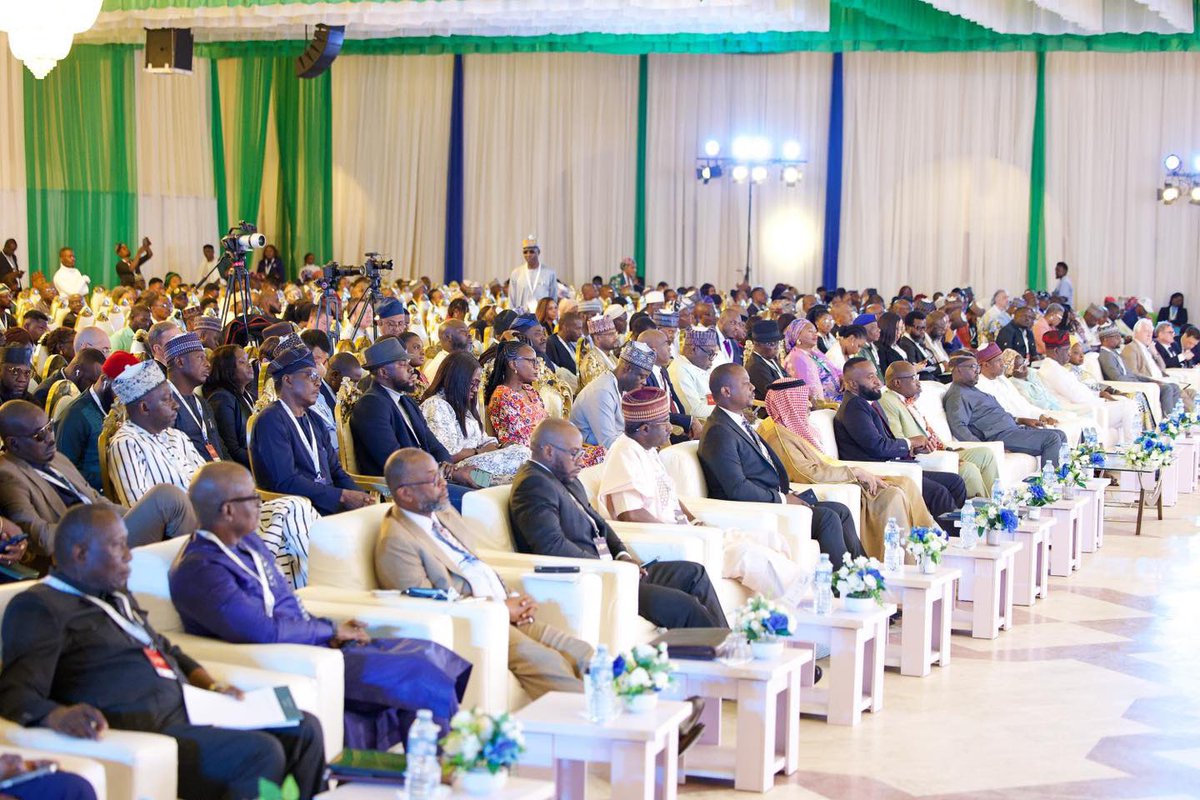 HassanAliJoho's tweet image. I attended the 4th African Natural Resources and Energy Investment Summit (AFNIS), at the invitation of Hon. Dr. Oladele Alake, Minister of Solid minerals of Nigeria.
This summit being held in Abuja, is themed "Harnessing local content for sustainable development". I used the…