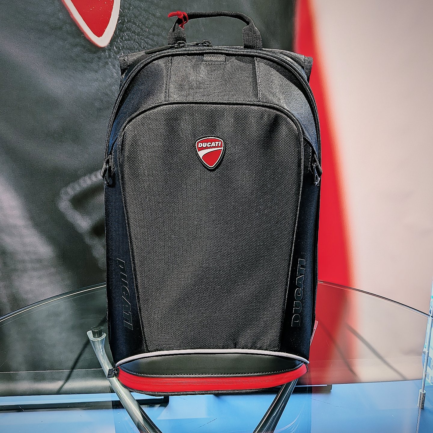 【新品】ドゥカティ　レッドライン ライディング ディパック リュック マルチリュックサック Redline B2