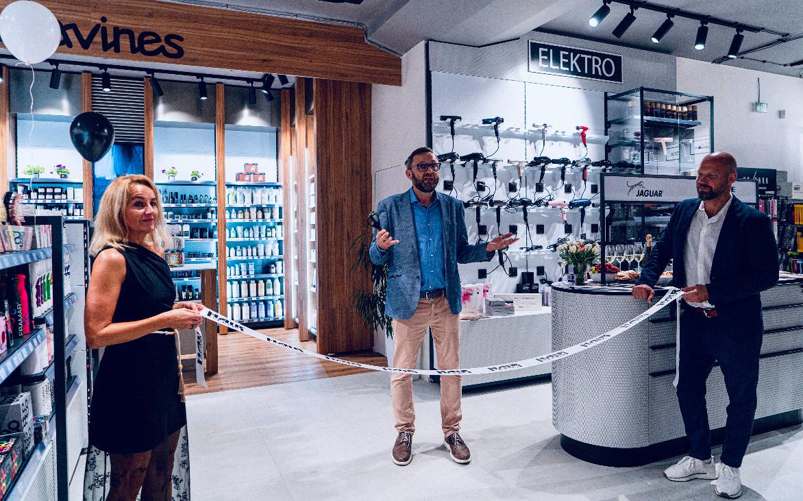 Naše prodejna HairServis v Rabasově ulici je po kompletní rekonstrukci ZNOVU OTEVŘENA! 🚀✨
Přijďte objevit rozšířenou nabídku našich exkluzivních značek a spoustu novinek. Těšíme se na vaši návštěvu!
maps.app.goo.gl/YkuHABo3YpESbr…

#ZnovuOtevreno #VlasovaKosmetika #ExclusiveBrands