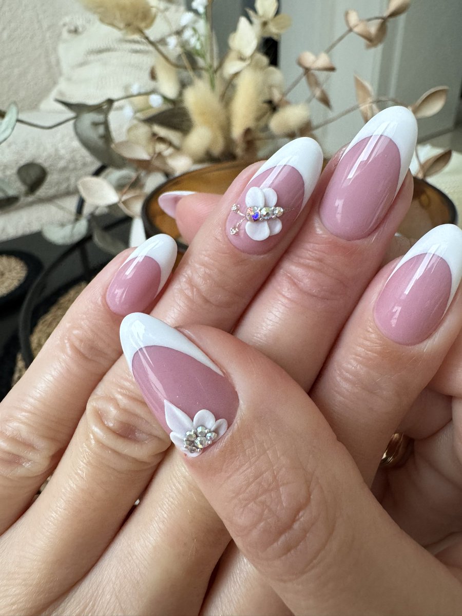 AngyalAda's tweet image. vm.tiktok.com/ZNda3QVDn/
⬆️Körmözős Vlog⬆️ Fresh  Nails✌🏼💖 #nails