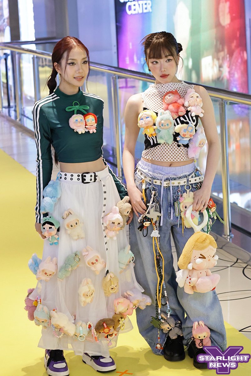 “อ๊ะอาย กรณิศ” และ “โจริญ” ร่วมงาน POP MART Sawasdee Siam Center เฉลิมฉลองการเปิดสโตร์เต็มรูปแบบสาขาใหม่ล่าสุด ณ ศูนย์การค้าสยามเซ็นเตอร์ 

#AheyeJorinxPOPMART #4EVE
#Aheye4EVE #Jorin4EVE 
#SawasdeeSIAMCENTER
#POPMARTatSIAMCENTER 
#POPMART #POPMARTTH #POPMARTTHAILAND