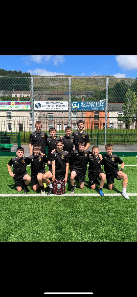 The year 8's were successful in winning their first RCT tournament. This has ensured their invitation to RSR's sport presentation night this evening with Gavin Henson! The boys scored a total of 16 try's throughout the tournament and only conceded 2!