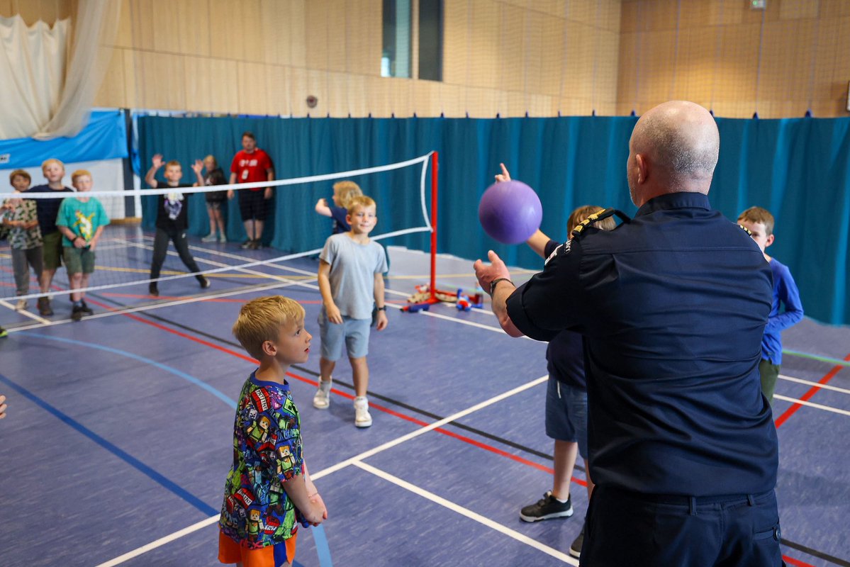RNinScotland's tweet image. Children of Naval Base workers participated in this year’s Kings Camp, sponsored by the @RNRMC From July 7-18, kids were eager to make new friends and partake in activities designed to promote an active and healthy lifestyle. Cdr Jon Fletcher visited, joining in the fun.