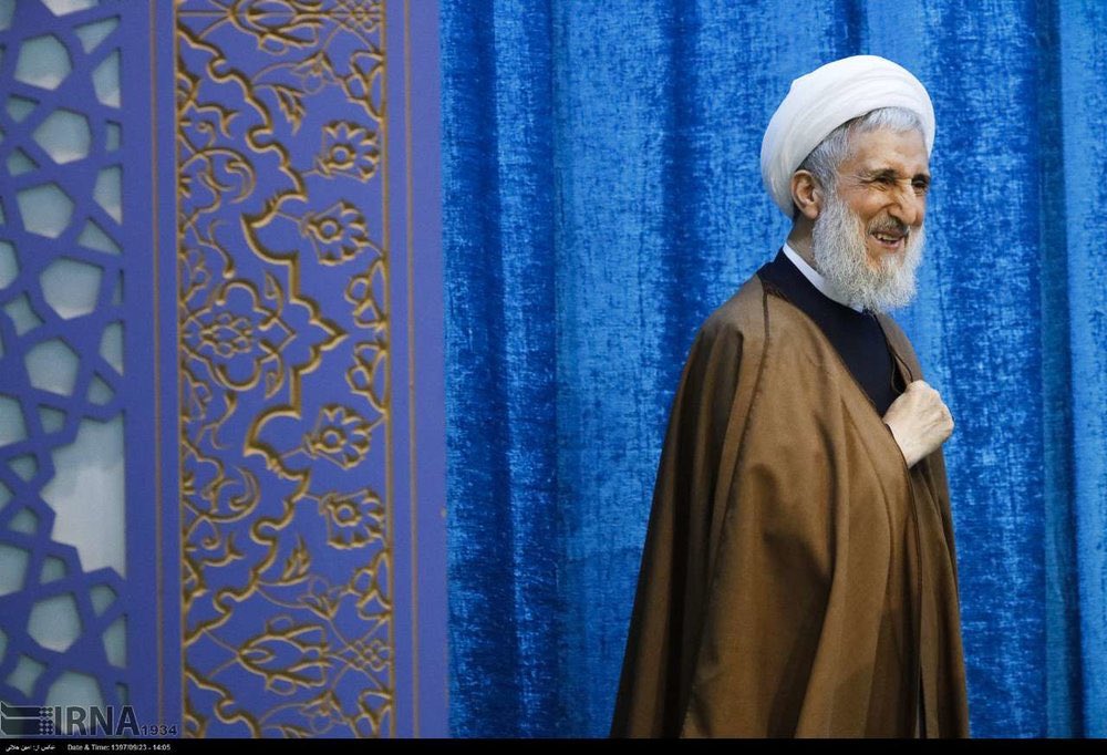 Danialmemar2's tweet image. دستگاه قضا رسما از مقصر نبودن آقای صدیقی در پرونده فرزند و عروسش خبر میدهد.
آقای صدیقی رسما از کارهای بستگانش اعلام برائت میکند.
اعتراض ناعادلانه به حضور ایشان در نمازجمعه فقط به خاطر روایت غلط و دروغی است که حتی برخی انقلابیها هم باور کردهاند.
#صدیقی