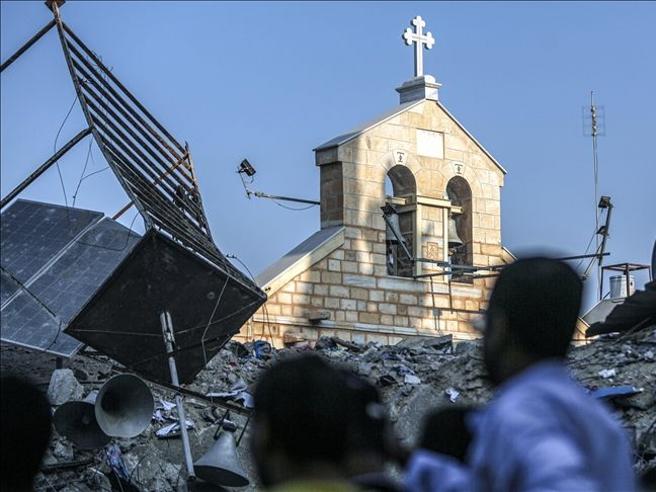 gadlernertweet's tweet image. Si è svegliata @GiorgiaMeloni: "Da Israele attacchi inaccettabili contro i civili di Gaza". Se n'è accorta solo ora perché hanno colpito una chiesa e ferito un parroco?