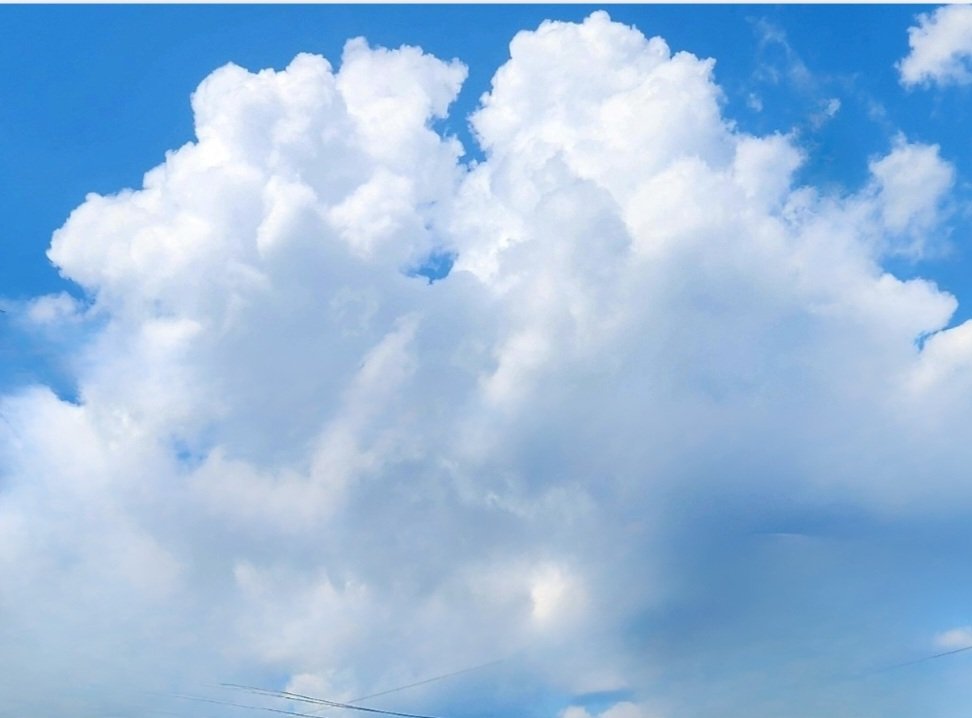 donna_mccance's tweet photo. #thursdayvibe
#CloudyLove
#Perception
#LookForTheGood
#McCancePhotos
Love is in the air! 💞
I captured two #clouds hugging and kissing yesterday! 🫣☁️❤️☁️
Let's make this a loving #Thursday! ☁️🫶☁️
xo https://t.co/ZBS3YMaiZT