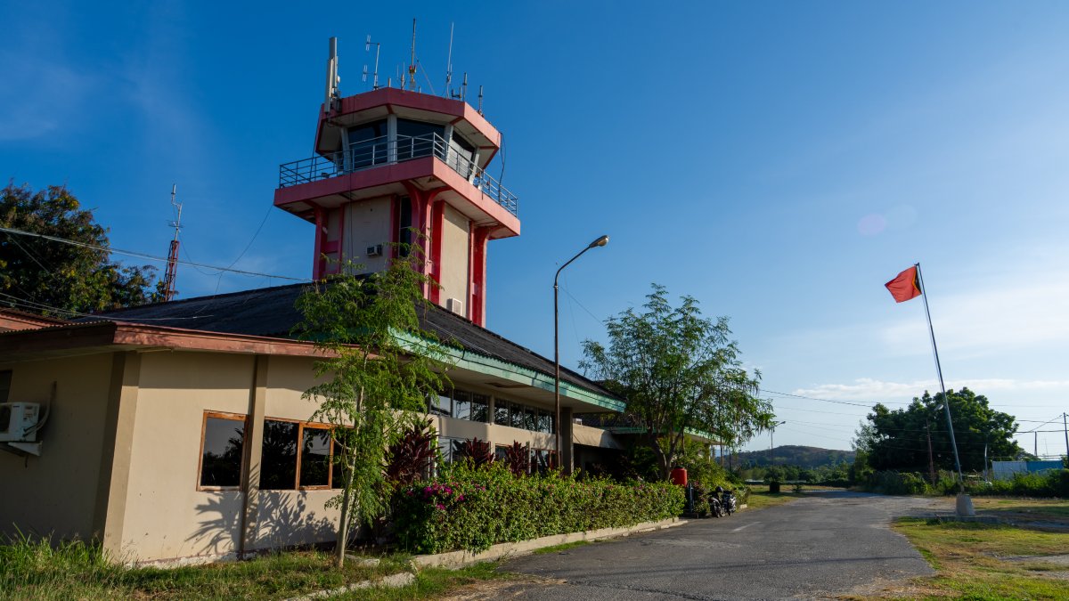 ADBPresident's tweet image. Strategic partnerships are strengthening regional connectivity in Timor-Leste.
Together with representatives from the Governments of Timor-Leste, Australia, and Japan, I visited the expansion site of the Presidente Nicolau Lobato International Airport.
The upgraded runway and…
