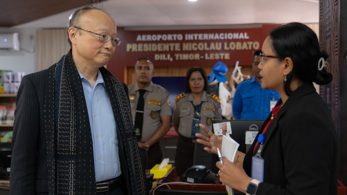 ADBPresident's tweet image. Strategic partnerships are strengthening regional connectivity in Timor-Leste.
Together with representatives from the Governments of Timor-Leste, Australia, and Japan, I visited the expansion site of the Presidente Nicolau Lobato International Airport.
The upgraded runway and…