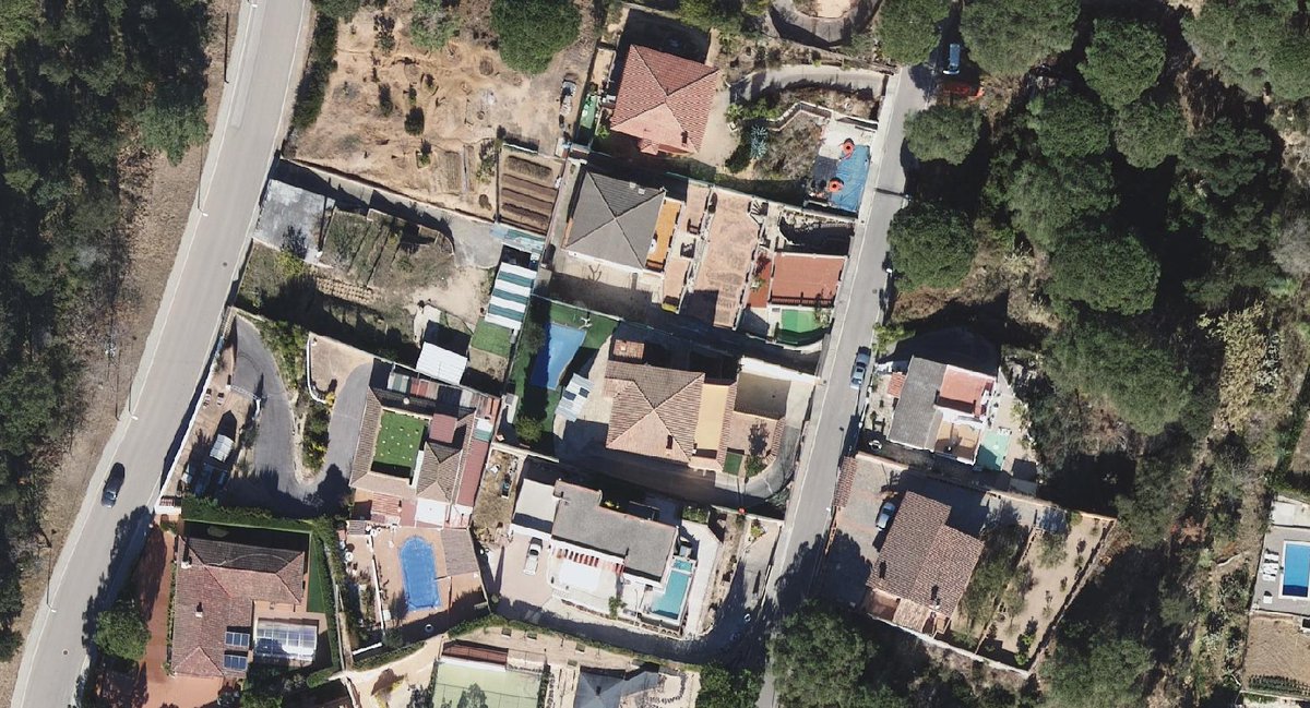 ICGCat's tweet image. 🆕Nova capa de geoinformació d'Ortofoto local
⬇️Consulta el mosaic d’imatges aèries rectificades a partir d’un procés d’aerotriangulació (ortofoto expedita), que cobreix principalment zones urbanes i té una resolució de 10 cm sobre el terreny.
ℹ️icgc.cat/ca/Geoinformac…