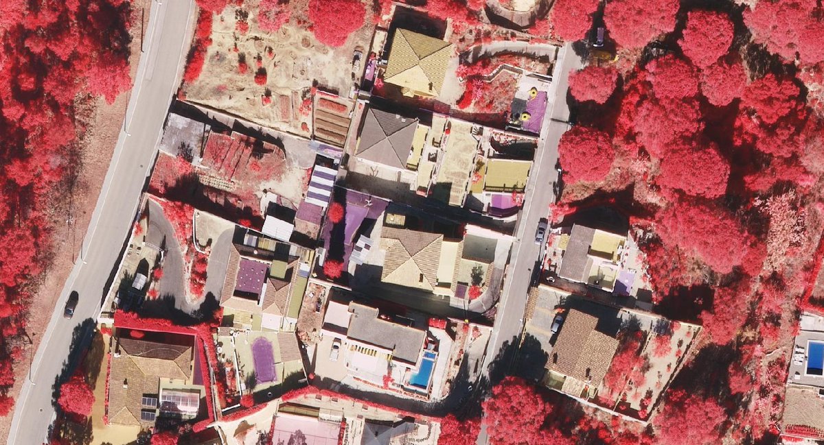 ICGCat's tweet image. 🆕Nova capa de geoinformació d'Ortofoto local
⬇️Consulta el mosaic d’imatges aèries rectificades a partir d’un procés d’aerotriangulació (ortofoto expedita), que cobreix principalment zones urbanes i té una resolució de 10 cm sobre el terreny.
ℹ️icgc.cat/ca/Geoinformac…