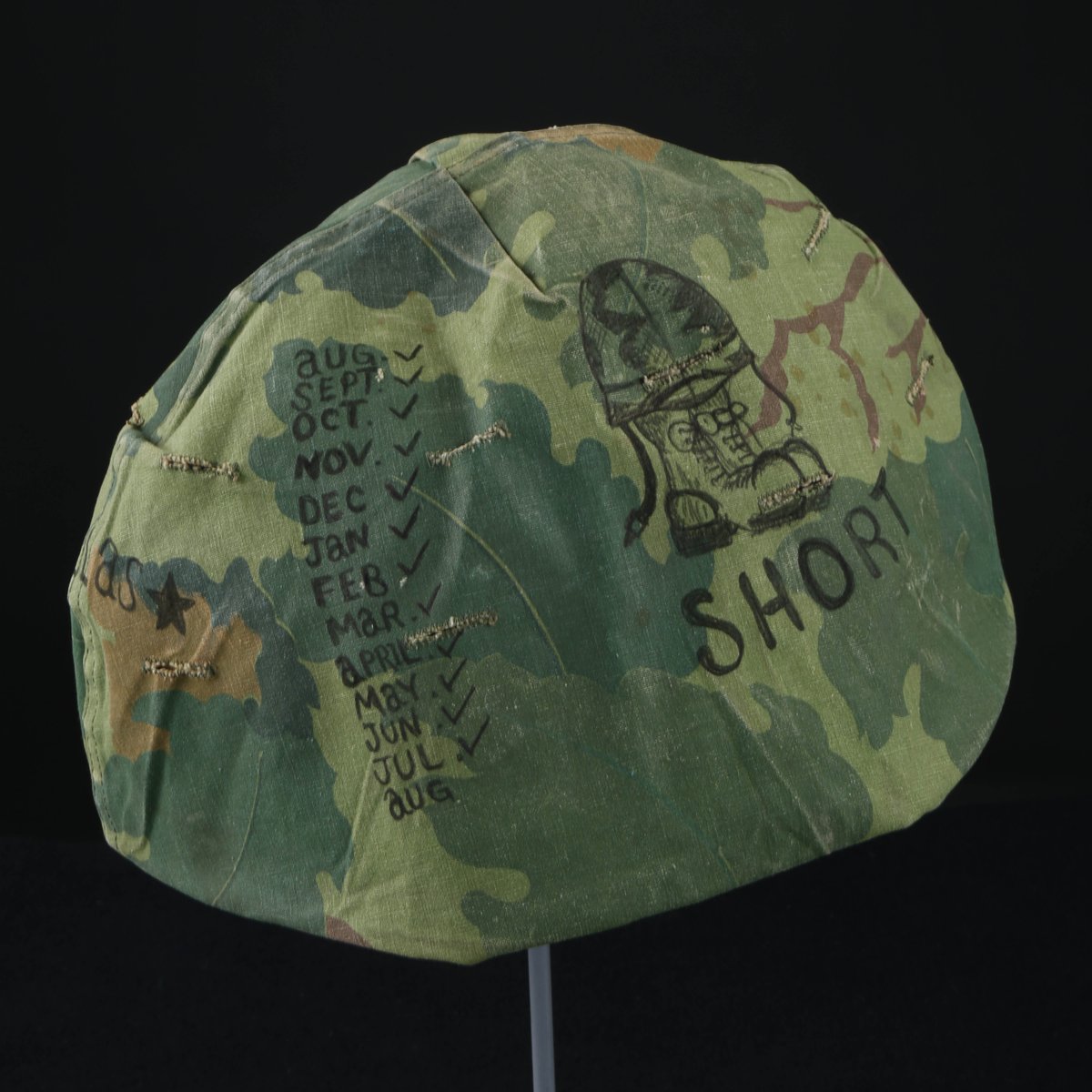 USArmyMuseum's tweet image. From etching their names into powder horns to getting "inked" with a tattoo, @USArmy Soldiers create personal ways to connect with their military service. See these artifacts & explore their #SoldierStories: thenmusa.org/visit.
