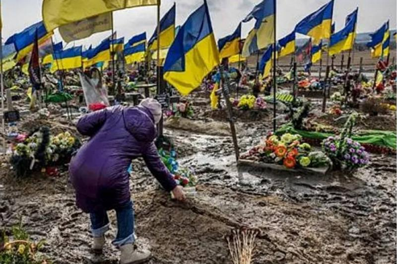17.07.2025г
Очередной гуманитарный обмен.
Украине выдали 1000 тел ликвидированных украинских террористов.
Россия получила домой 19 павших героев
52 украинца за одного русского.
В ходе предыдущего большого обмена Мединского Украина получила 6060 тел уничтоженных боевиков ВСУ,