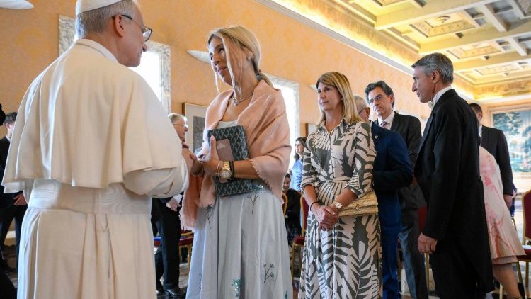 Nessun grido delle vittime innocenti della violenza rimarrà inascoltato. Così Papa #LeoneXIV ricevendo a #CastelGandolfo i partecipanti al pellegrinaggio ecumenico ortodosso-cattolico dagli Stati Uniti d'America
#VaticanNewsIT

Leggi qui ⬇️
shorturl.at/ueMB7