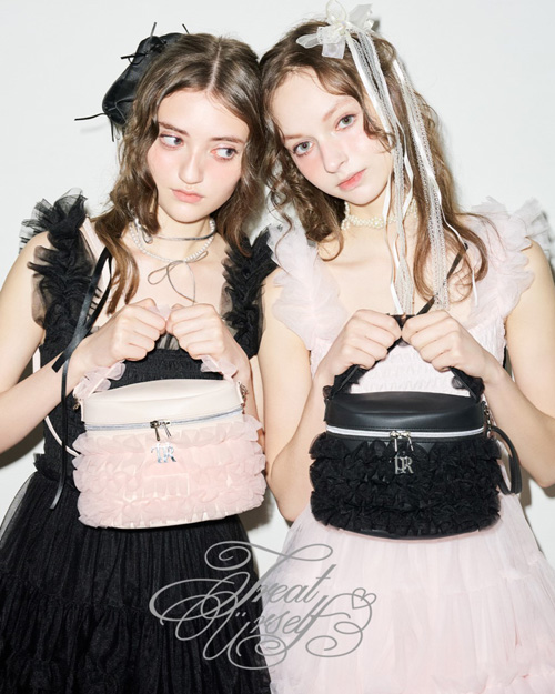 ♥♡ 本日発売 ♥♡ 「Treat Ürself」初のブランドブックが登場