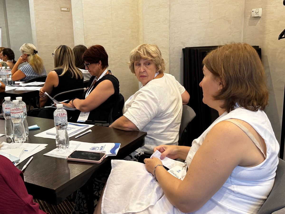 UNHCRUkraine's tweet image. Last week in Odesa 🇺🇦, UNHCR held a seminar to strengthen social workers’ skills in supporting war-affected people.
With high caseloads & limited resources, they are vital in assisting vulnerable groups. Training covered case management, ethics & inclusion.