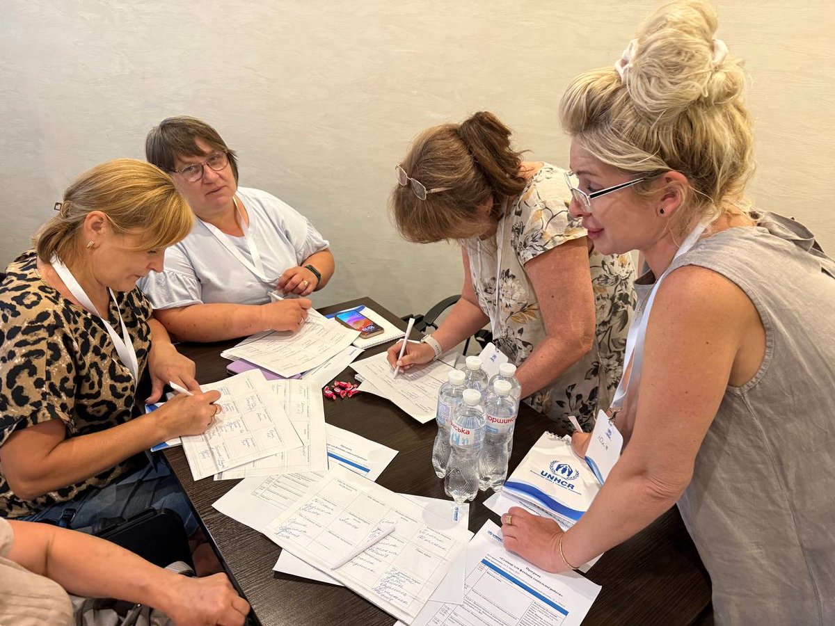 UNHCRUkraine's tweet image. Last week in Odesa 🇺🇦, UNHCR held a seminar to strengthen social workers’ skills in supporting war-affected people.
With high caseloads & limited resources, they are vital in assisting vulnerable groups. Training covered case management, ethics & inclusion.
