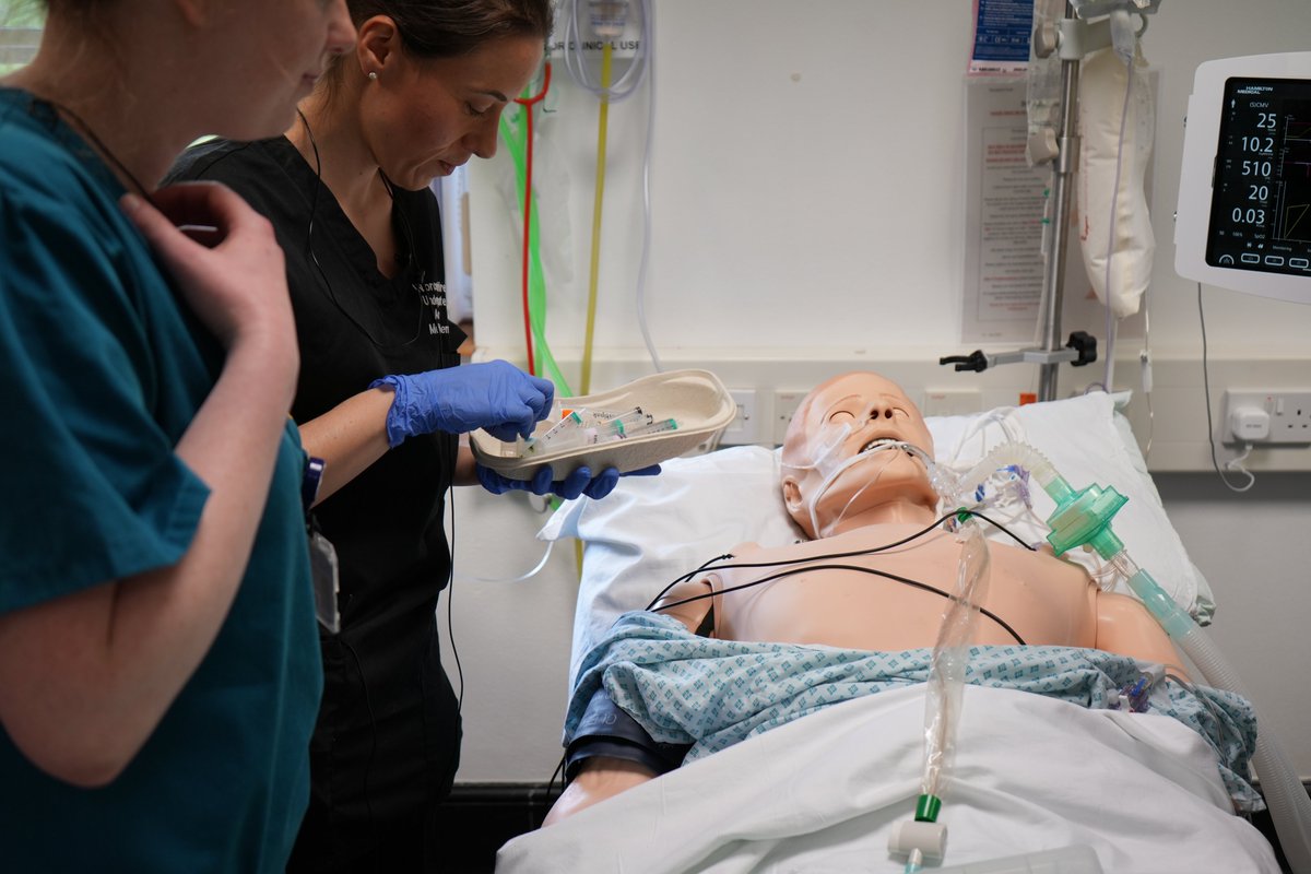 Do you have a tech background, confident with AV equipment? We have an exciting opportunity to join the world of medical simulation, all at a time in which we're developing a new sim centre including 'immersive' room. Details and application via NHS Jobs: jobs.nhs.uk/candidate/joba…