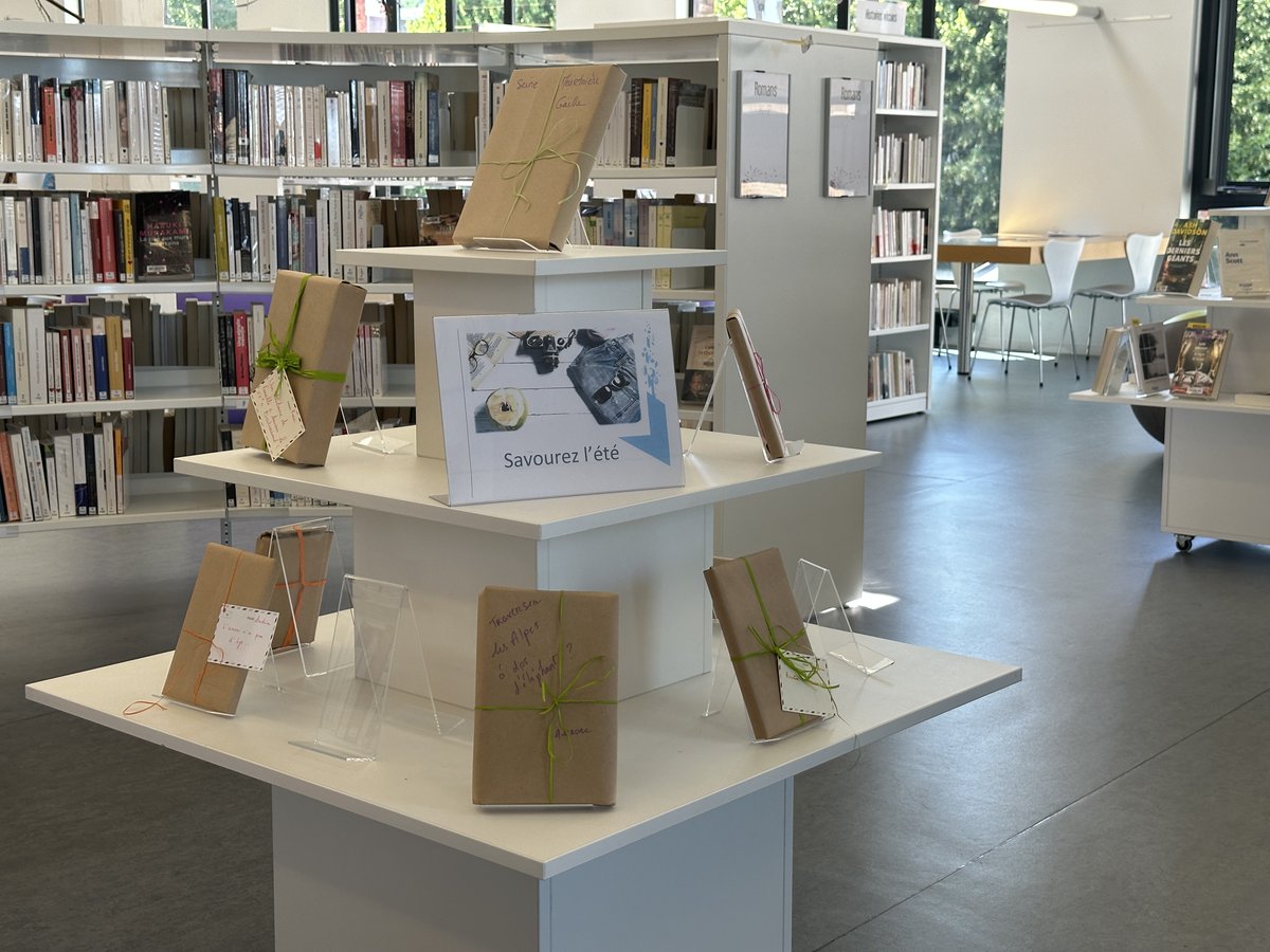 [#Culture] Durant tout l'été, la médiathèque municipale La Navette (5 rue Michelet) vous propose des livres surprises à emprunter et sélectionnés avec amour par vos bibliothécaires. Laissez-vous surprendre ! 😀