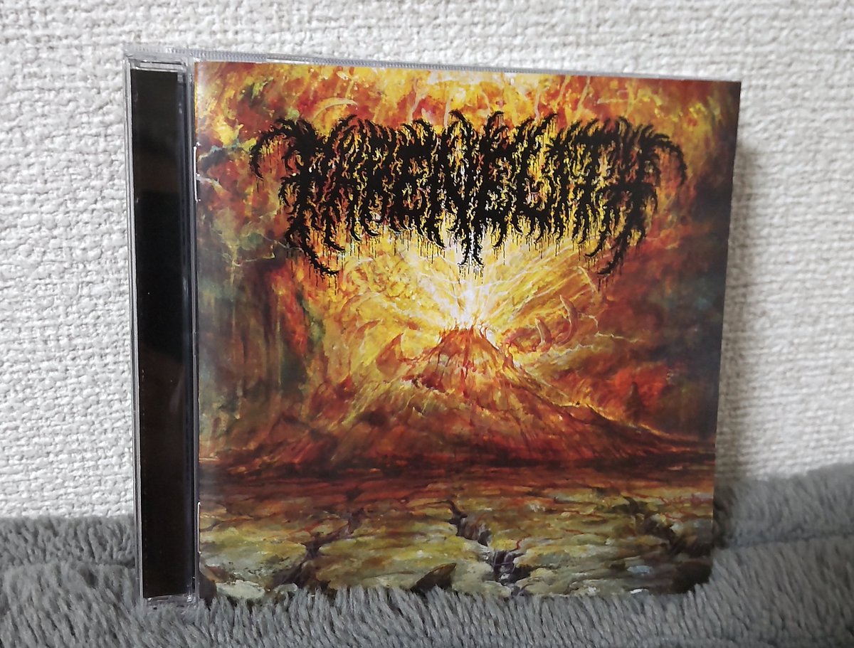 nerisuke's tweet image. PHRENELITH /「ASHEN WOMB」

イルな単音クリアトーンリフからの鬼ブラスト×トレモロで、メロくひたすら押していく30分弱は圧巻の一言。

時折聞こえるDavidの神Lowヴォイスも刺さる刺さる。。

すんげー。

#phrenelith
#darkdescentrecords
#deathmetal