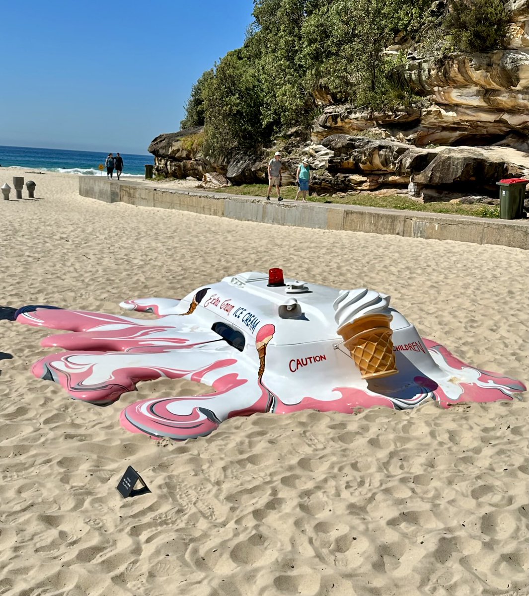 tuliprose269's tweet image. Hot at the beach ! ..This melted ice cream van sculpture is such a perfect metaphor for fleeting summer moments - beautiful, and nostalgic. 🌊” 🙂 (Sydney Sculptures by the Sea)