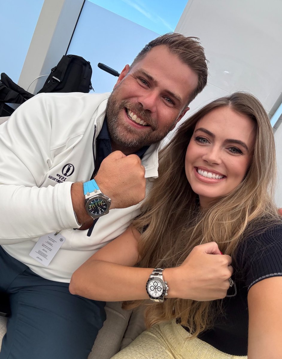 So awesome to meet fellow watch and golf enthusiast <a href="/nicoleonardvdh/">Nico van der Horst</a> at <a href="/TheOpen/">The Open</a>! He was taking as many fan photos as the players📸😁 Go check out his videos for some serious watch info📝
