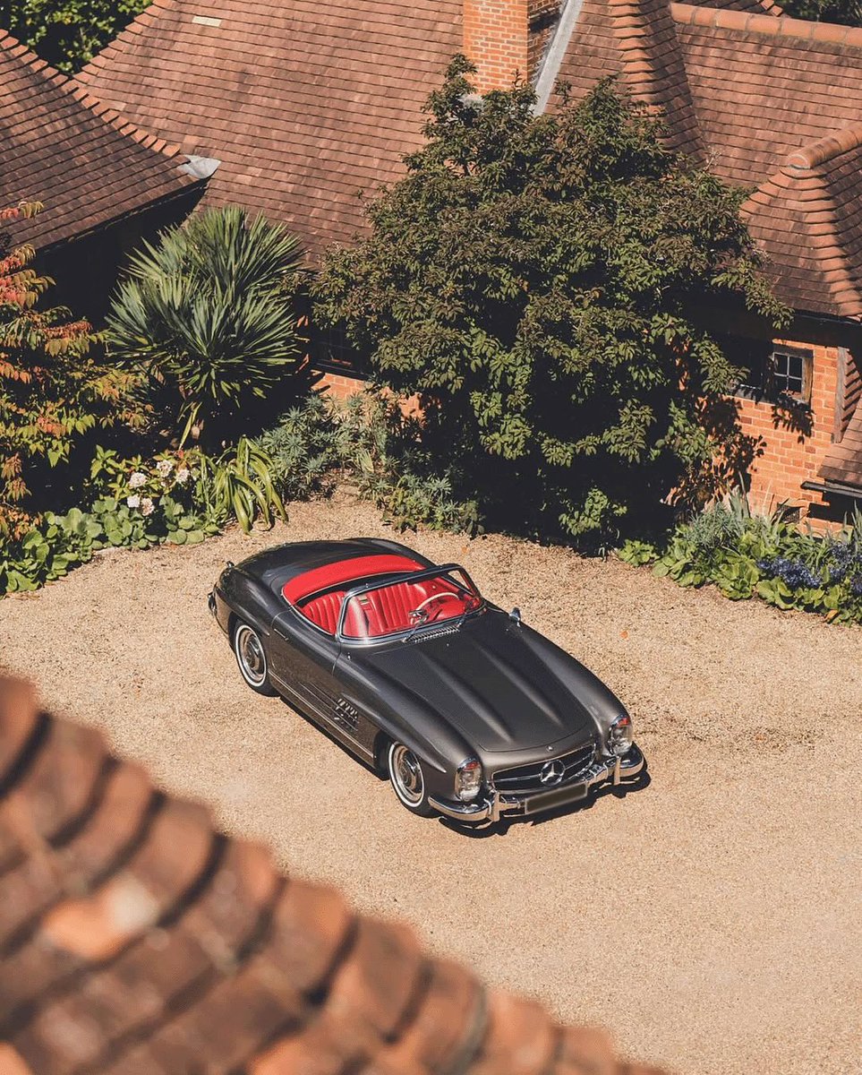 MercedesBenzInd's tweet photo. Still turns heads. Still sets the standard.

📷 Amy Heynes for #MBfanphoto

#300SLRoadster #MBclassic #ThrowbackThursday #MercedesBenzIndia

Disclaimer: Accessories, colors and fitments shown may not be part of standard specification. Please read the brochure. https://t.co/0WO4616Ue1